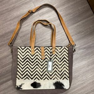 Myra Bag - NWT Amber Messenger Bag